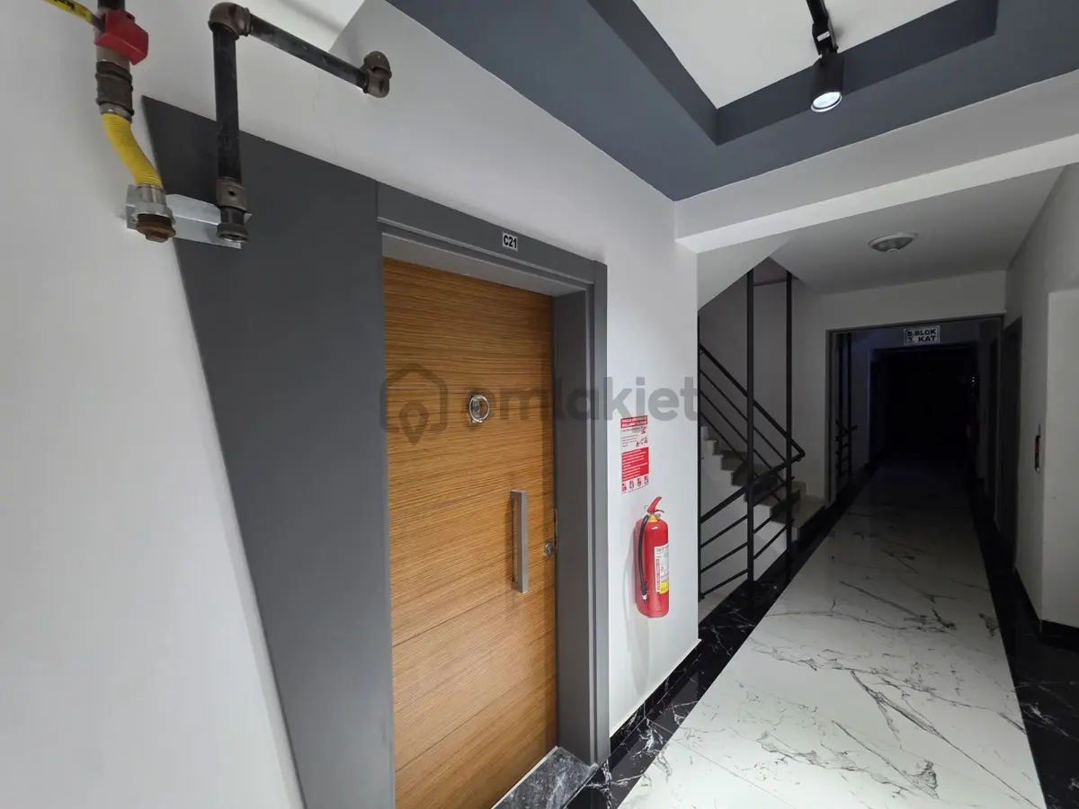 Seferihisar Adliyesi Karşısı 1+1 Daire Büro - 5