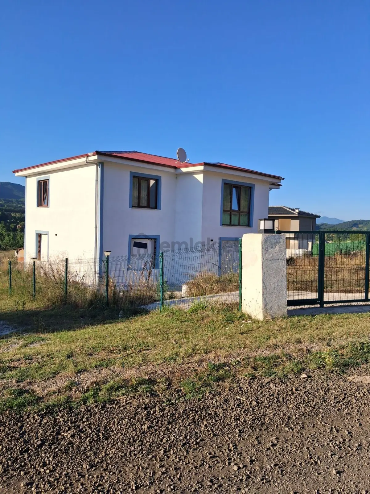 2 Kat Mülkiyetli Daire |2.074 M² Arsa | %40 İmarlı | İskanlı - 43