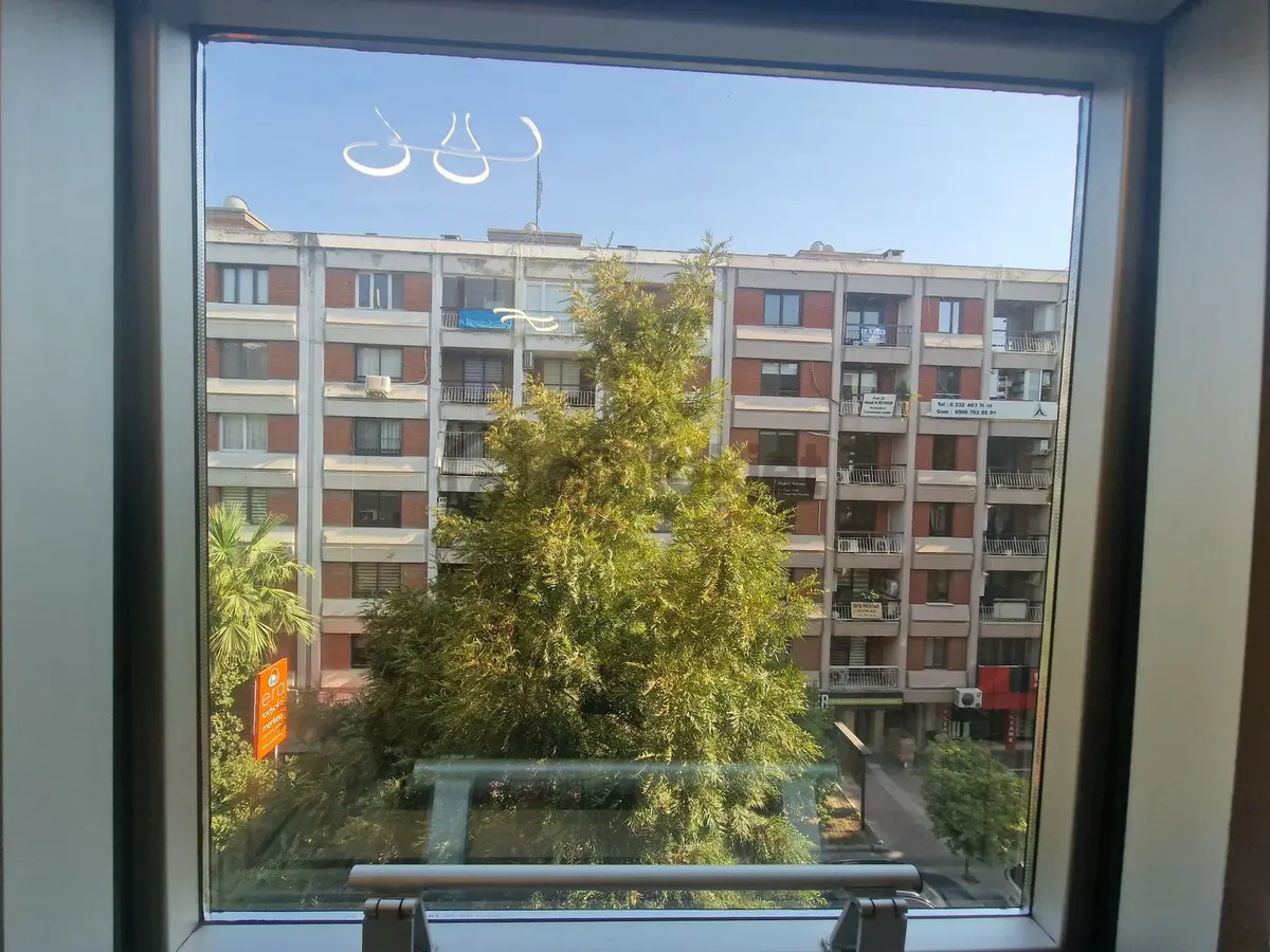 Alsancak Mimar Sinan'da Yeni Binada Kiralık 1+1 Ofis - 12