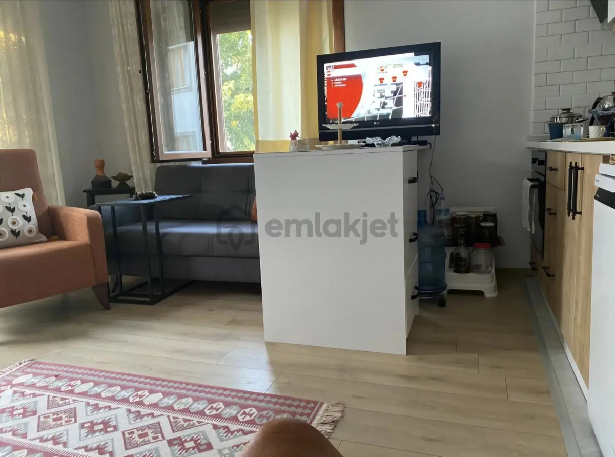 Foça Bağarasında Satılık Eşyalı 1+1daire - 3