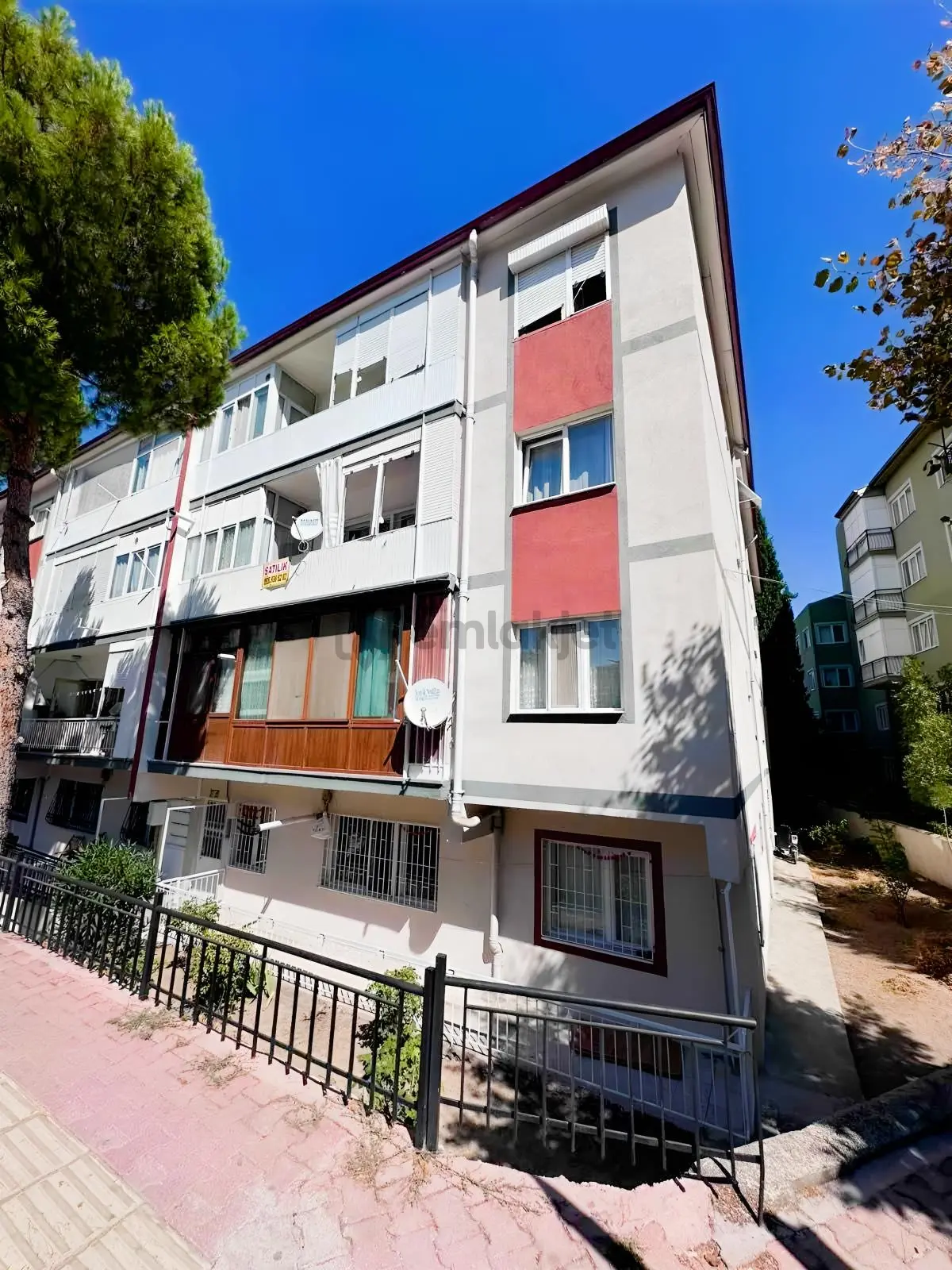 İnal Emlak'tan Bahçelievler De Satılık 2+1 Daire