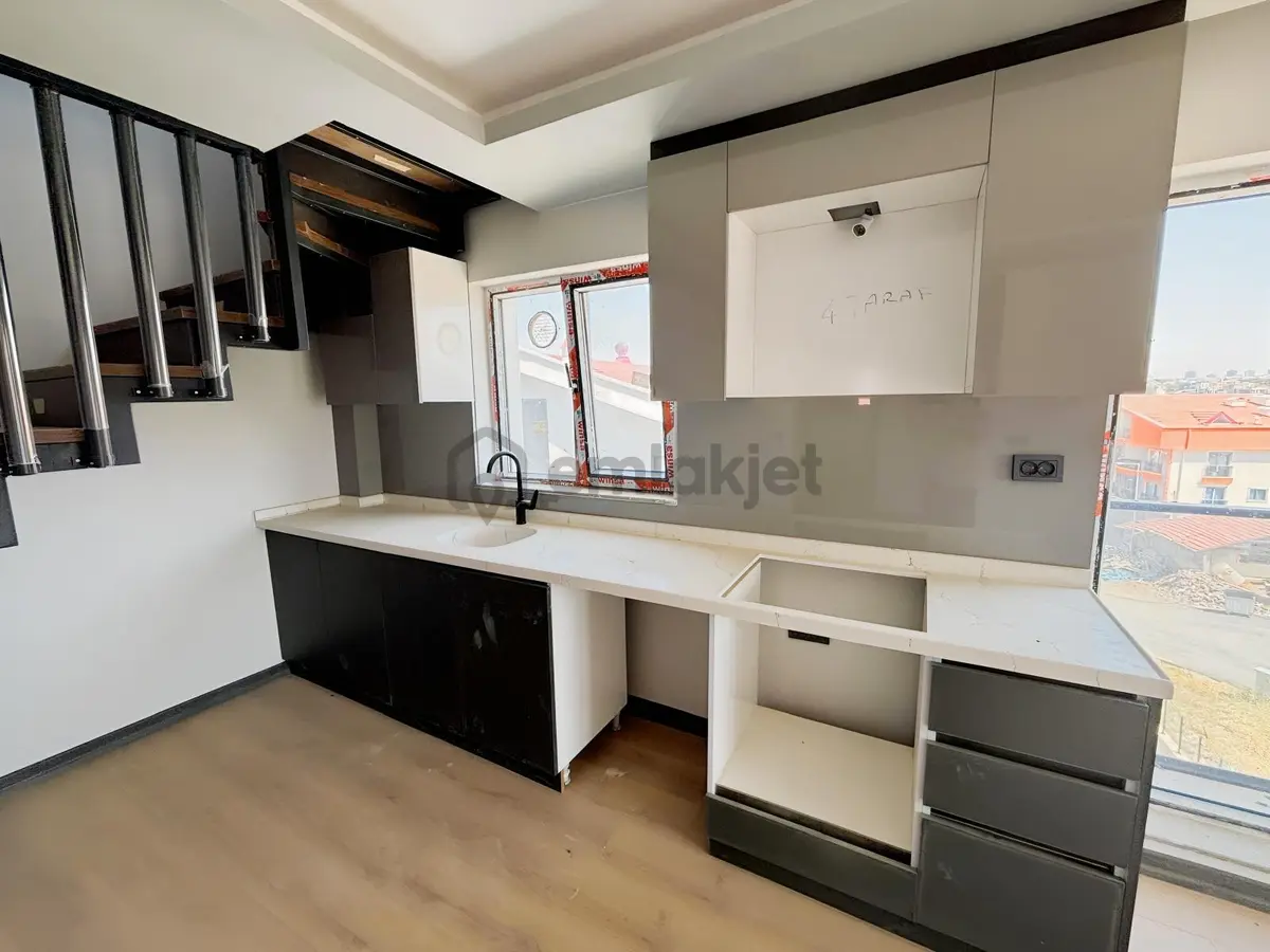İncek'te Sıfır Bina 3+1 Satılık Dubleks Daire - 9