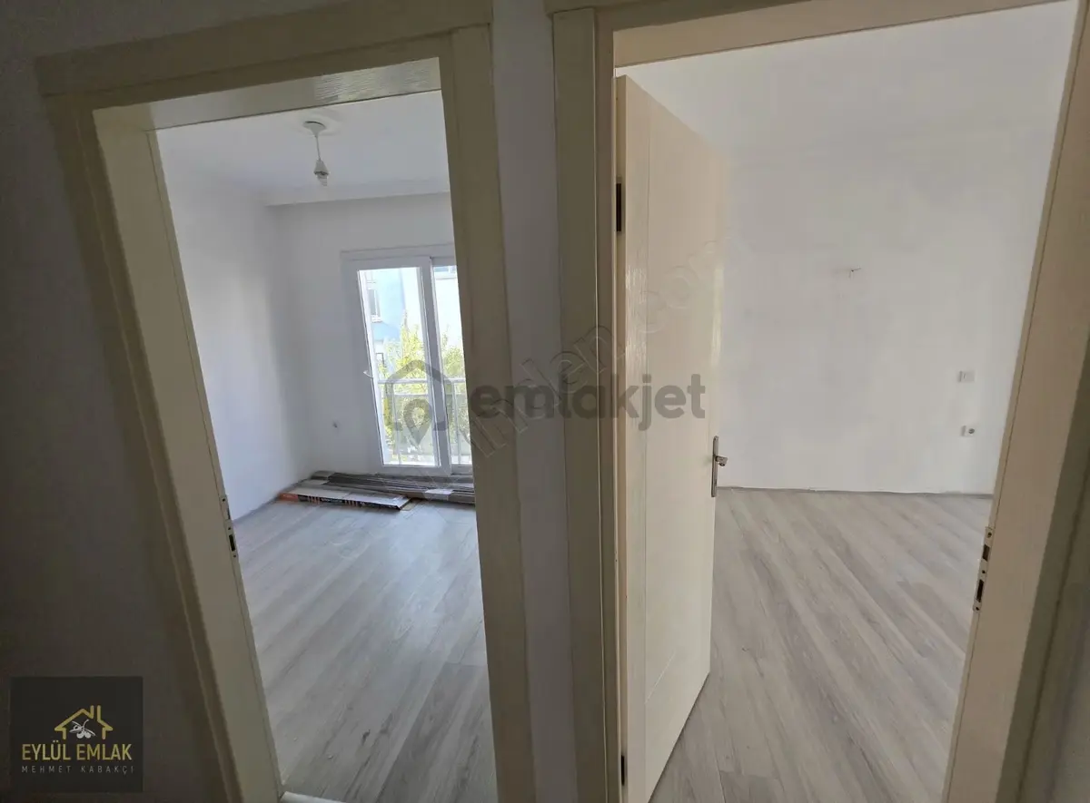 Mumcularda Ebeveyn Banyolu Satılık 2+1 Daire - 9