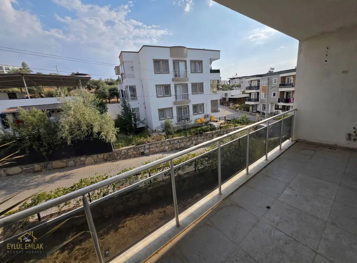 Mumcularda Ebeveyn Banyolu Satılık 2+1 Daire - 16