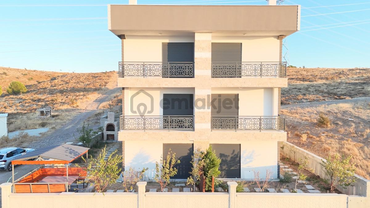 Realiva'dan Hacıömerlide Deniz Manzaralı Satılık 4+2 Villa - 32