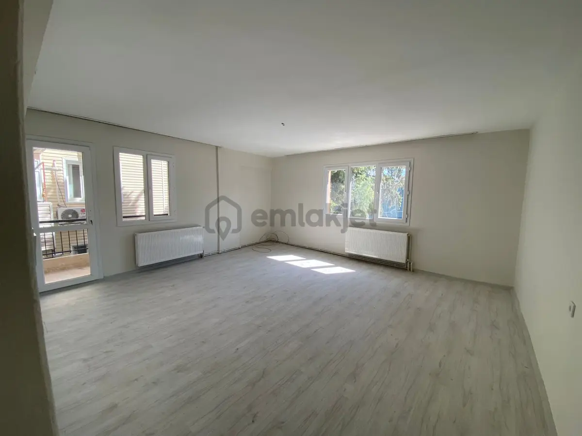 Buca Kozağaç Çevik-1 Pazar Yerinde 3+1 135 M2 Arakat Kiralık Daire