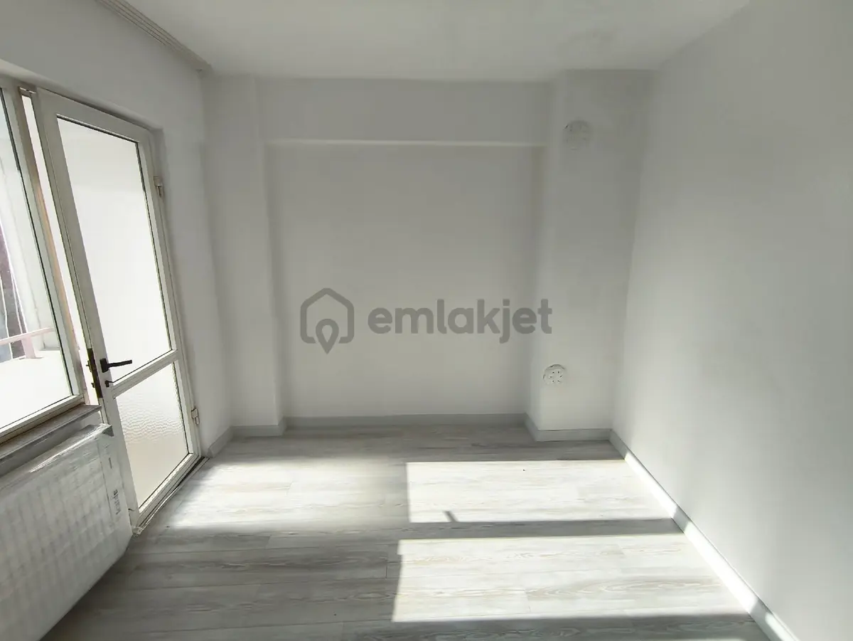 Gürkan Emlak'tan Merkezde Doğalgazlı Daire - 11