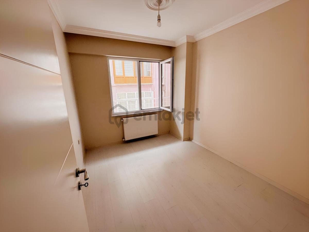 Çobançeşme Mah Site İçerisinde 3+1 Satılık Daire - 15