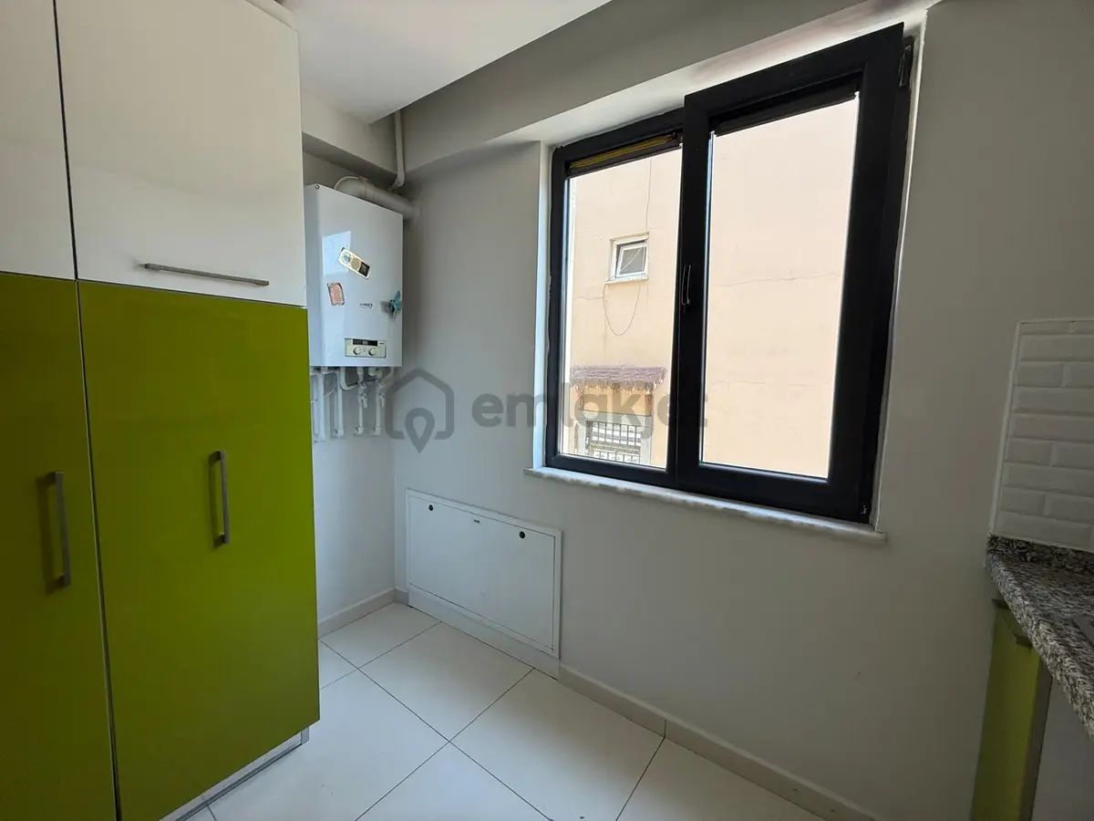 İçerenköy'de 7 Yıllık Binada Bakımlı 2+1 Satılık Daire - 15