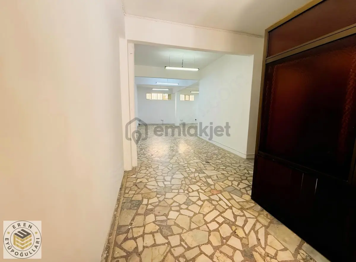 B.paşa Yenidoğan Mah. Giriş 150m² İş Yeri & Atölye. - 3