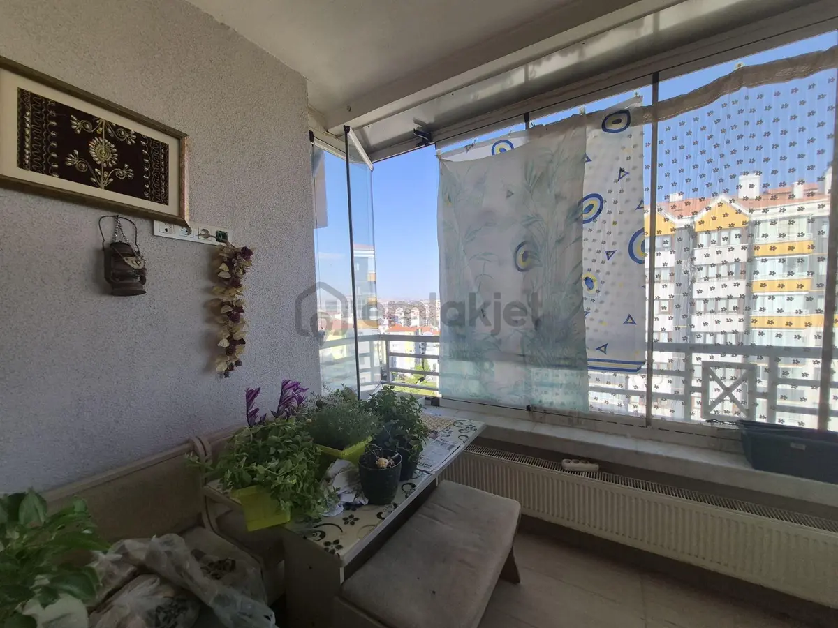 Ahimesut'ta Site İçi Ön Cephe Kiralık 3+1 - 13