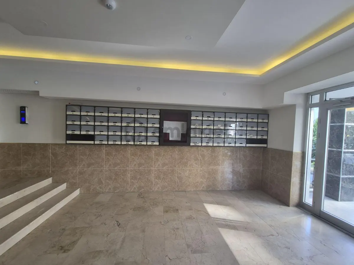 Ahimesut'ta Site İçi Ön Cephe Kiralık 3+1 - 18
