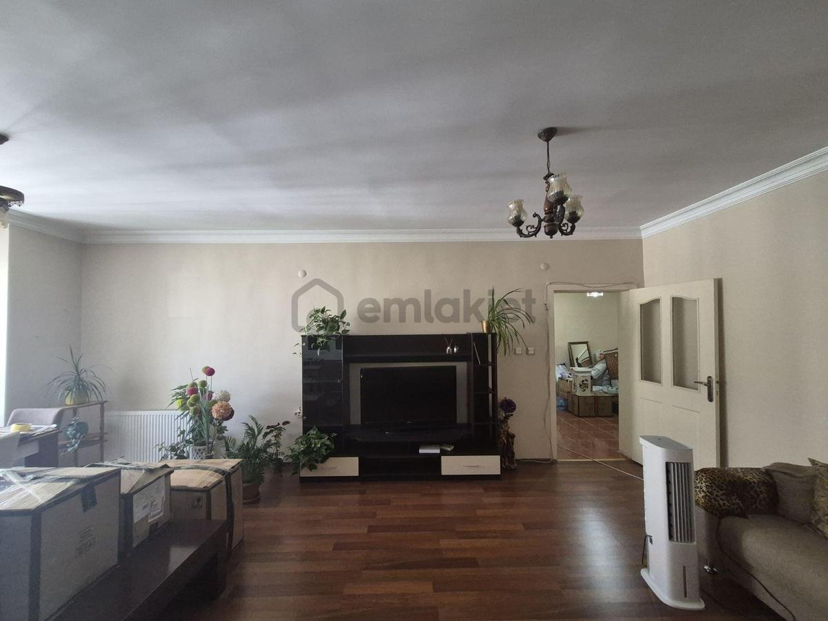 Ahimesut'ta Site İçi Ön Cephe Kiralık 3+1