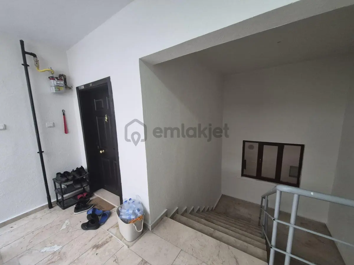 Ahimesut'ta Site İçi Ön Cephe Kiralık 3+1 - 4