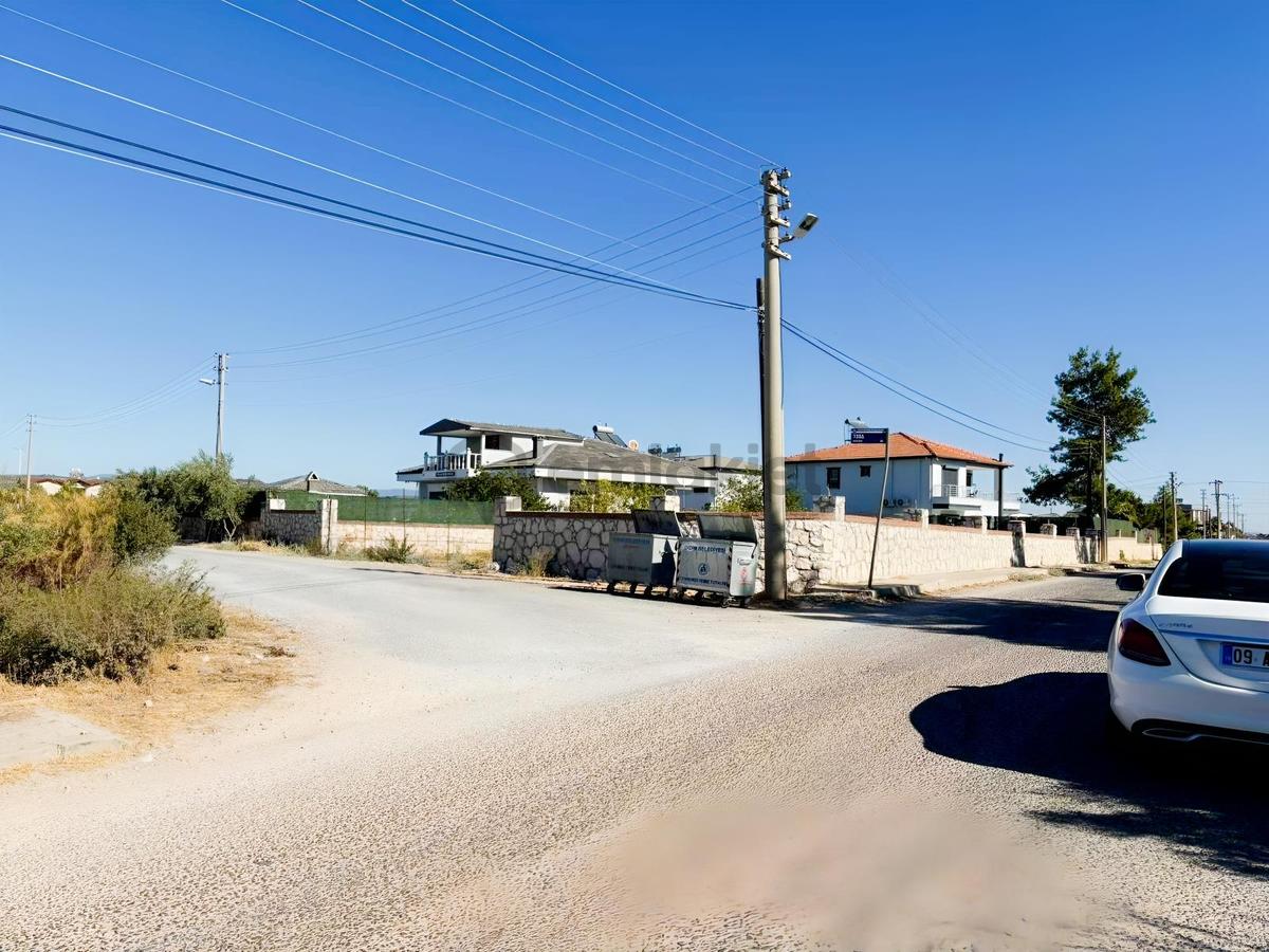 Villa Yapıpmına Uygun Müstakil Tek Tapu Arsa - 20