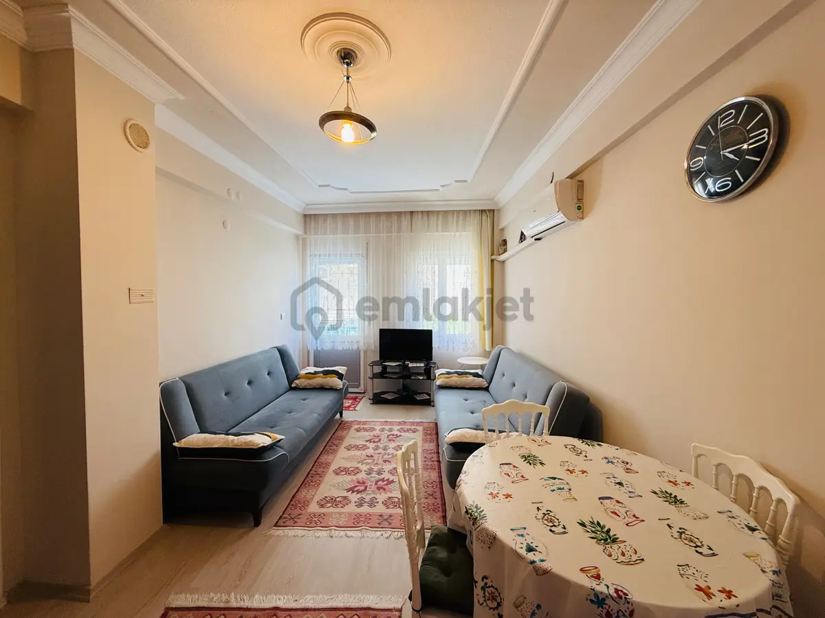 Çandarlıda Sahile 30 Metre Tadilatlı Satılık 1+1 Daire - 8
