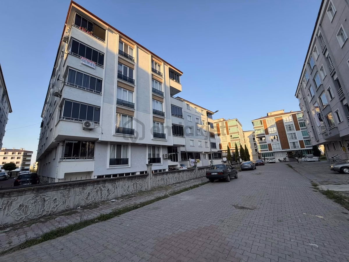 Yağmur Emlaktan Ara Kat Güney Cephe Cam Balkonlu 3+1 Daire - 27