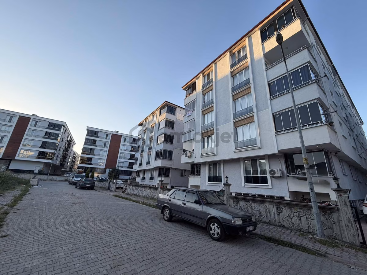 Yağmur Emlaktan Ara Kat Güney Cephe Cam Balkonlu 3+1 Daire - 29