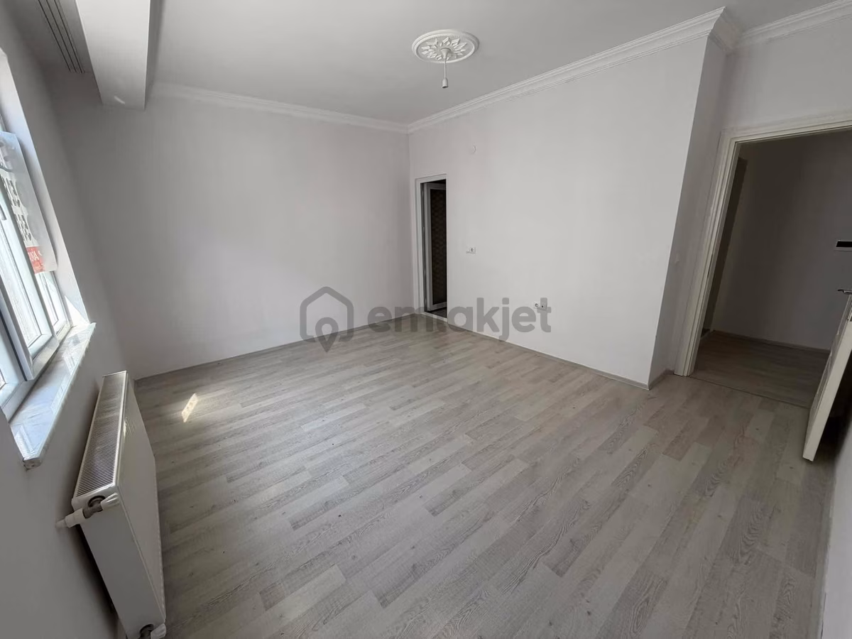 Yağmur Emlaktan Ara Kat Güney Cephe Cam Balkonlu 3+1 Daire - 22