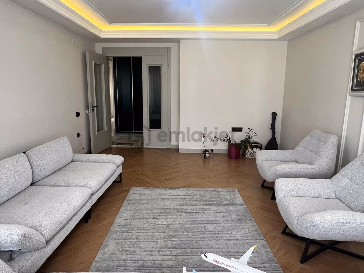 Tacınde Satılık 4 + 1 Daıre - 22