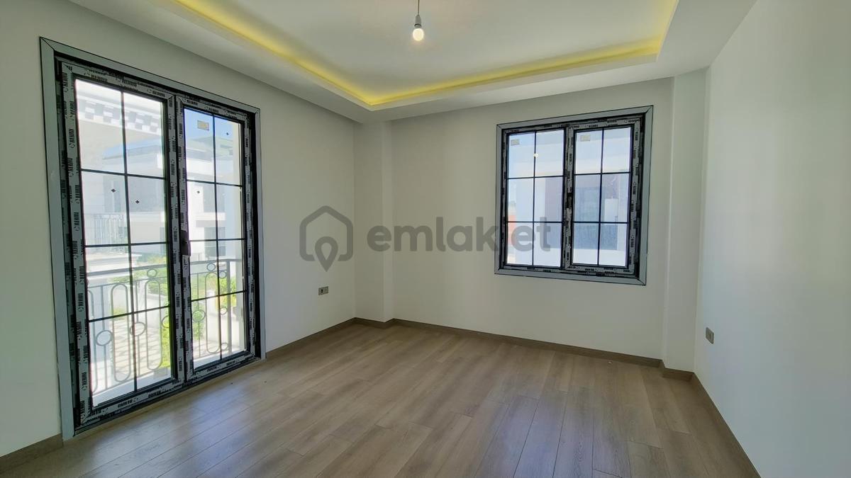 Remax'dan Güzelcede Deniz Manzaralı 5+3 Sıfır Lüks Villa - 21