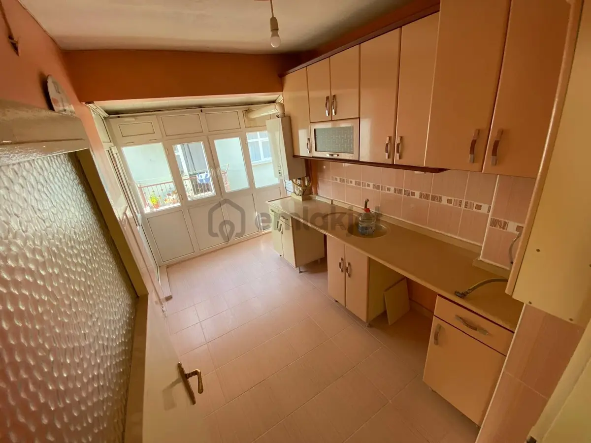 İncirli'de Cadde Üzeri 3+1 Üst Kat Daire - 8