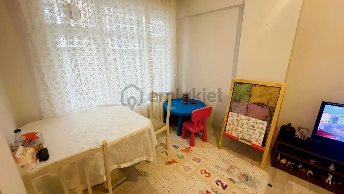 Site İçinde 2+1 Balkonlu Geniş Ve Kullanışlı - 2