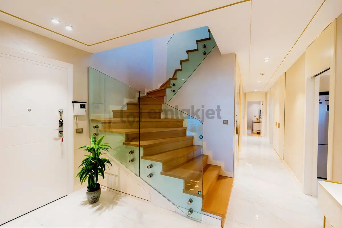 Remaxadvantage Korupark Çınar'da Tam Eşyalı Premium Dubleks - 27