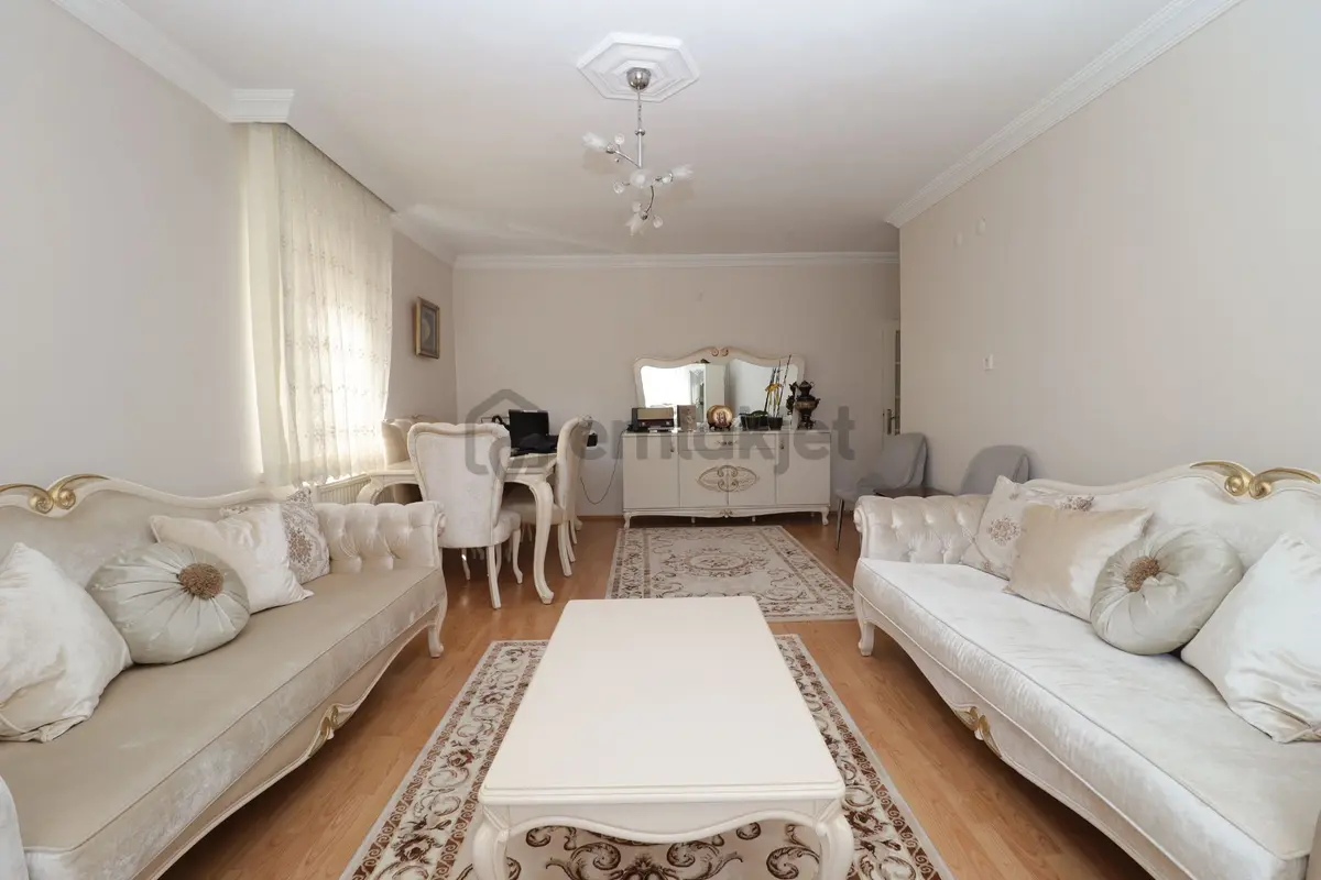 Elvankentte Trene Yakın Ara Kat Güney/ön Cephe Geniş 3+1 Daire - 4