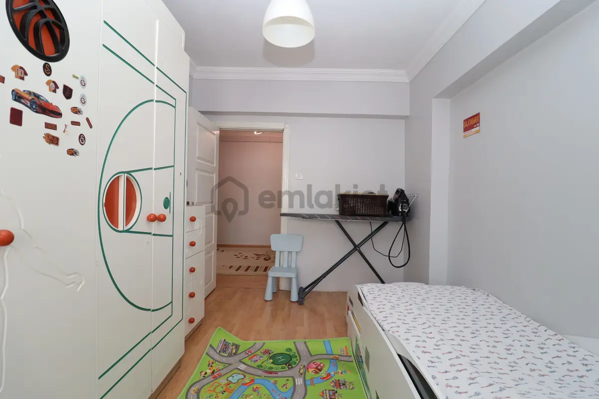 Elvankentte Trene Yakın Ara Kat Güney/ön Cephe Geniş 3+1 Daire - 15