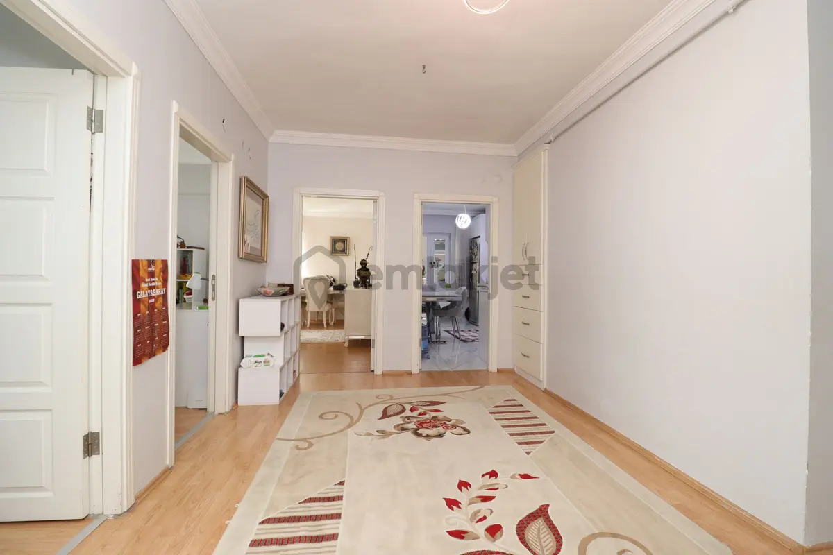 Elvankentte Trene Yakın Ara Kat Güney/ön Cephe Geniş 3+1 Daire - 13