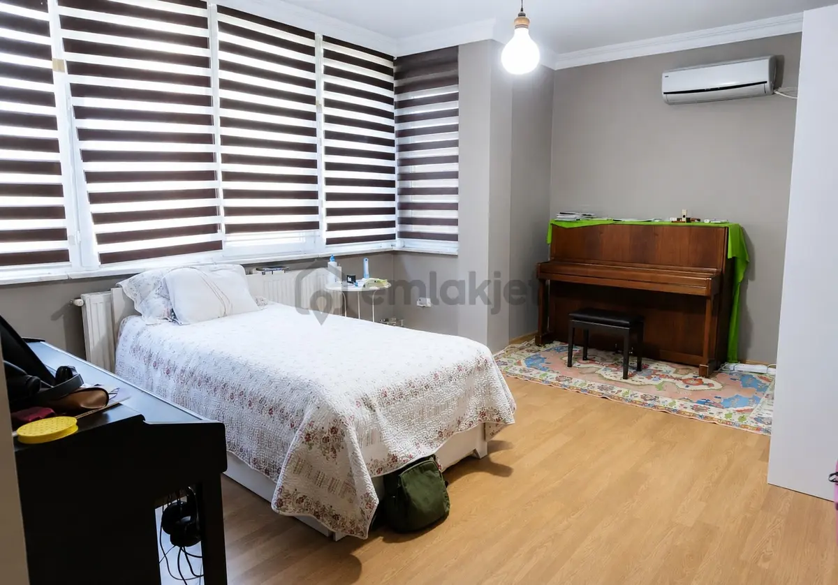 Çengelköy Ata-2 Sitesinde İyi Konumlu 300 M² Triplex Villa - 6