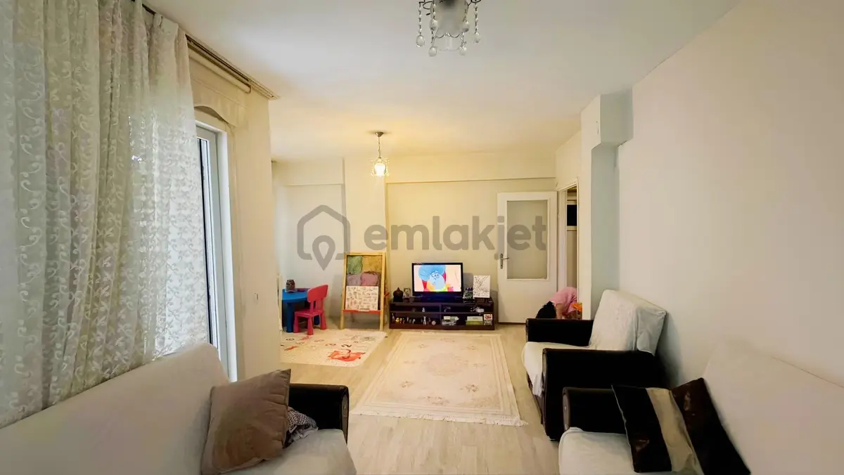 Site İçerisinde 2+1 Balkonlu Geniş Ve Kullanışlı Daire - 12