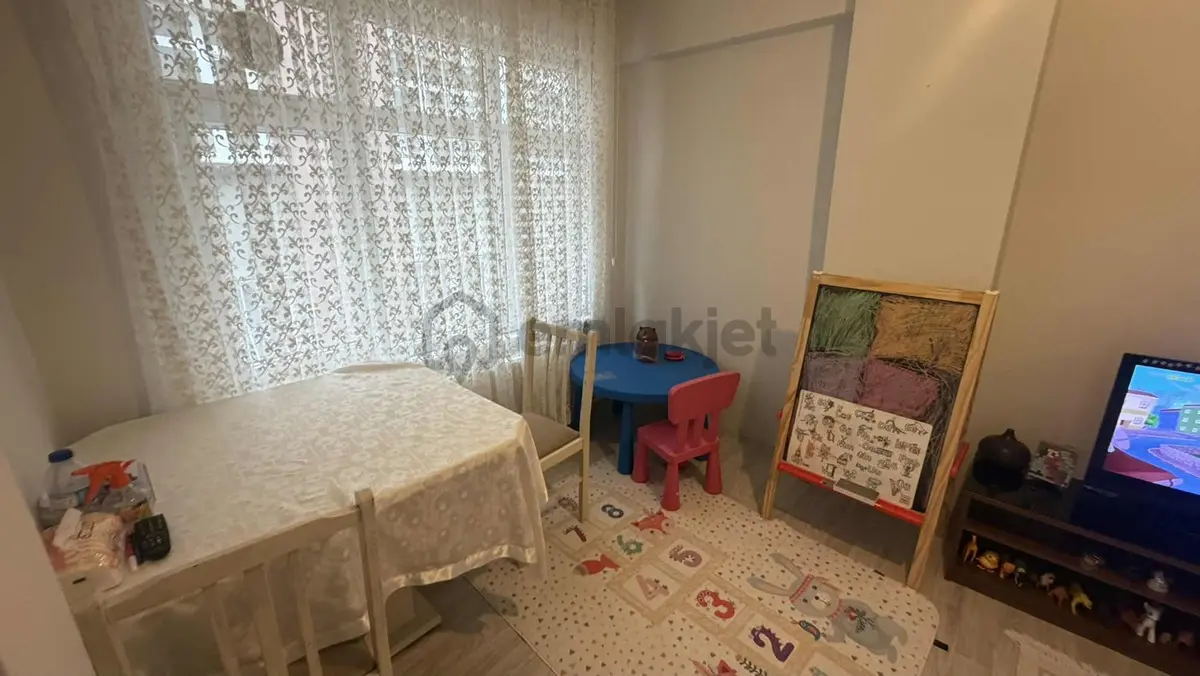 Site İçerisinde 2+1 Balkonlu Geniş Ve Kullanışlı Daire - 2