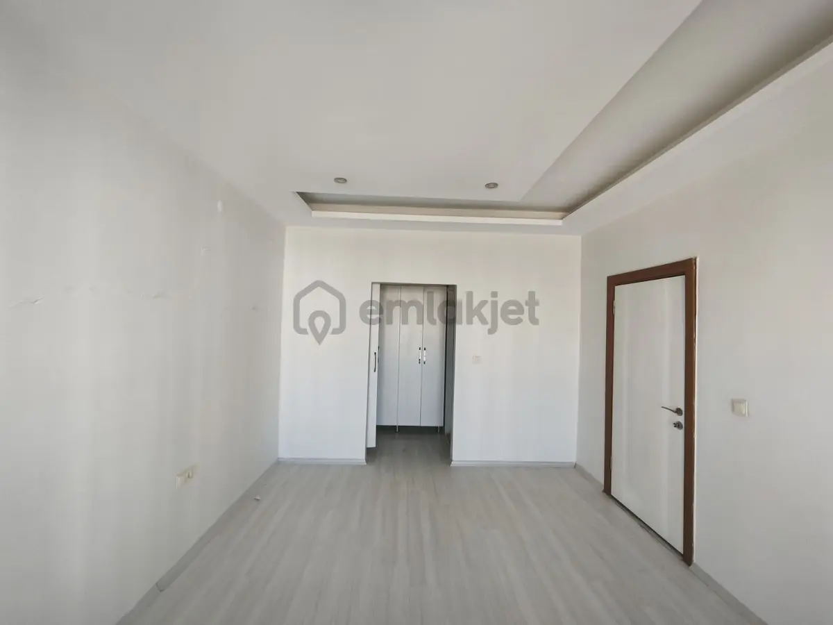 Az Hasarlı Bostanbaşında Site İçinde Kiralık 4+1 Ara Kat - 29