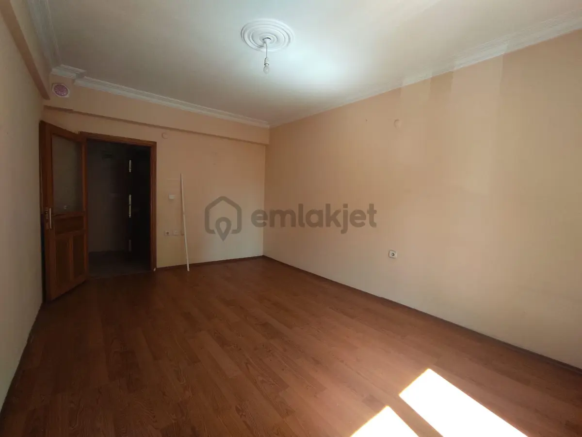 Yenidoğan Merkezde 2+1 Geniş Cadde Üzeri Kullanışlı Daire - 21