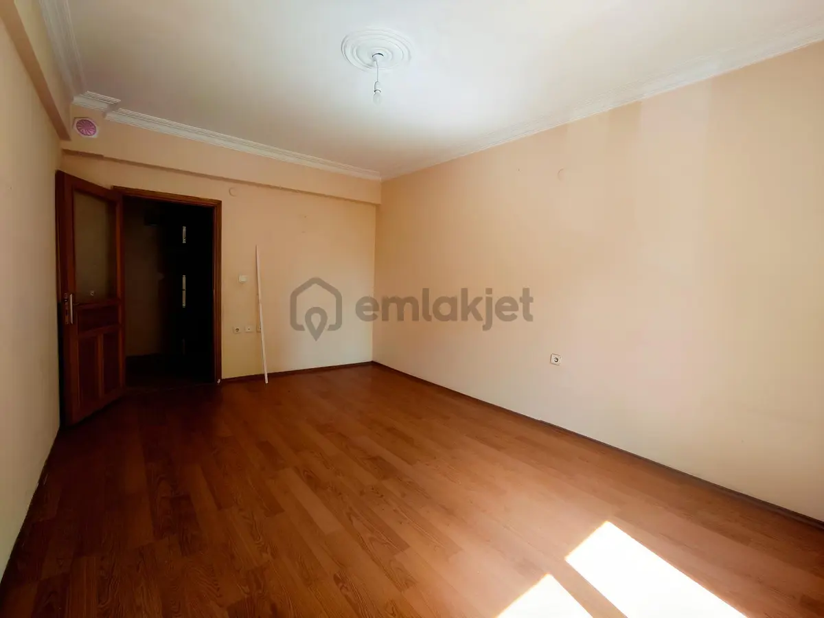 Yenidoğan Merkezde 2+1 Geniş Cadde Üzeri Kullanışlı Daire - 16