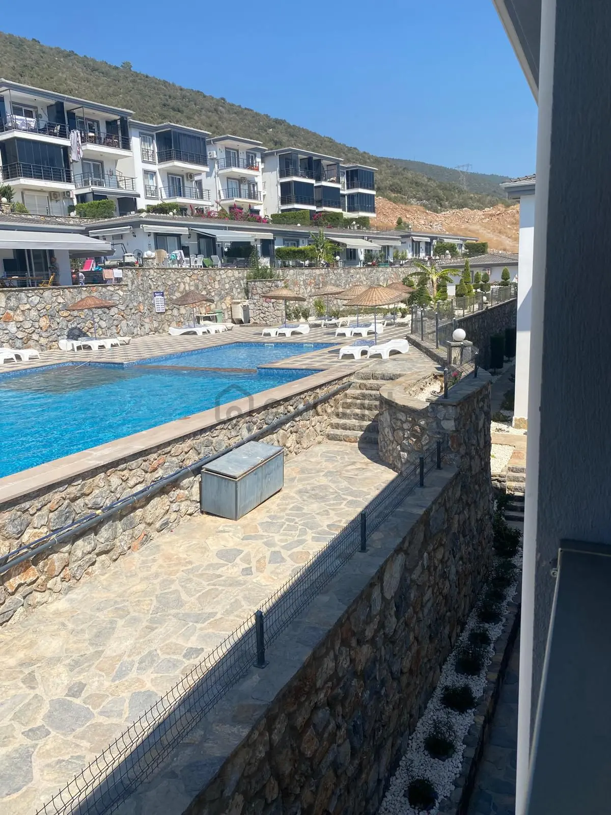 Havuzlu Sitede Deniz Manzaralı Eşyalı 1+1 Daire - 11