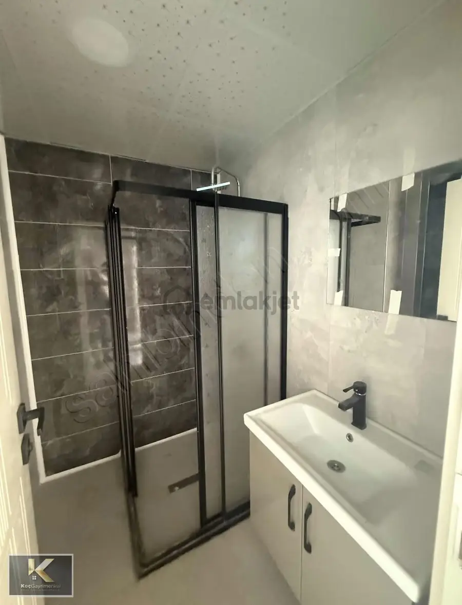 Bağcılarda Kiralık 2+1 Daire - 8