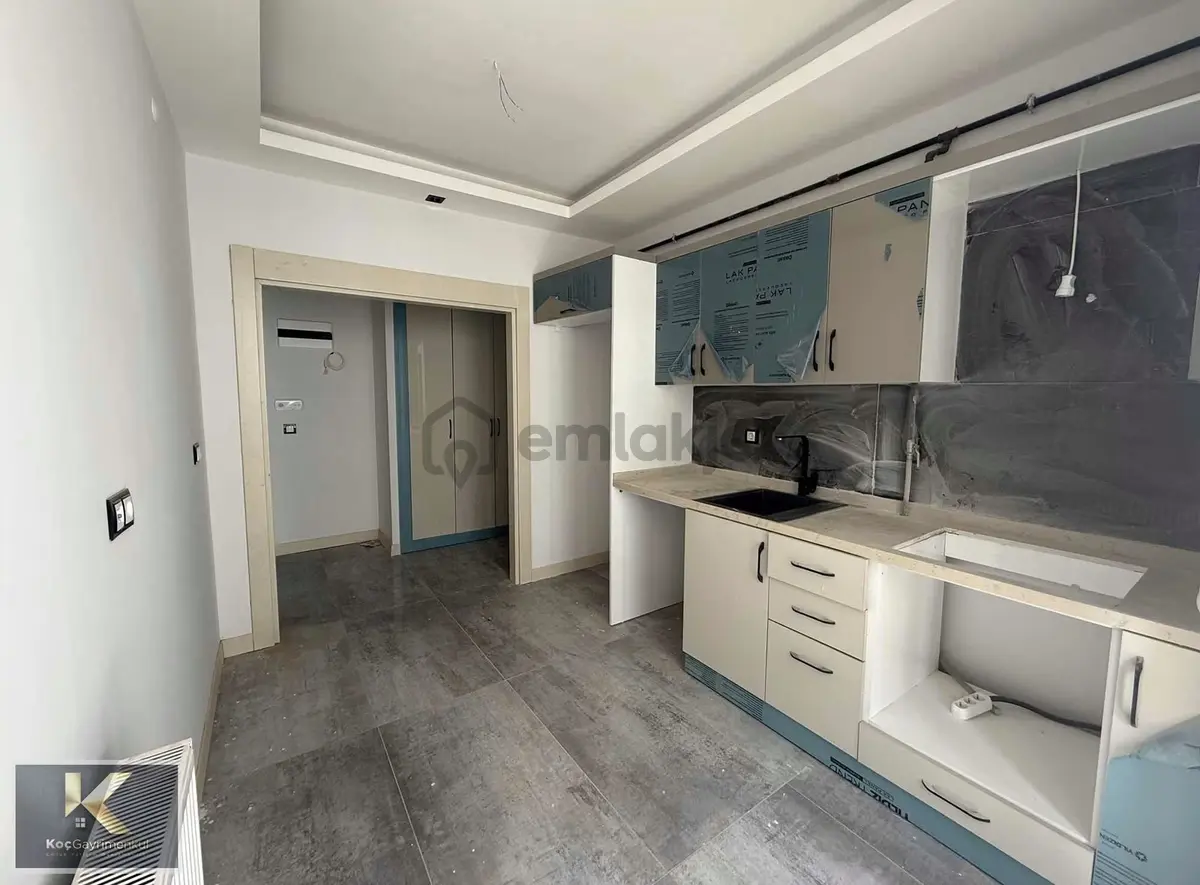 Bağcılarda Kiralık 2+1 Daire - 12