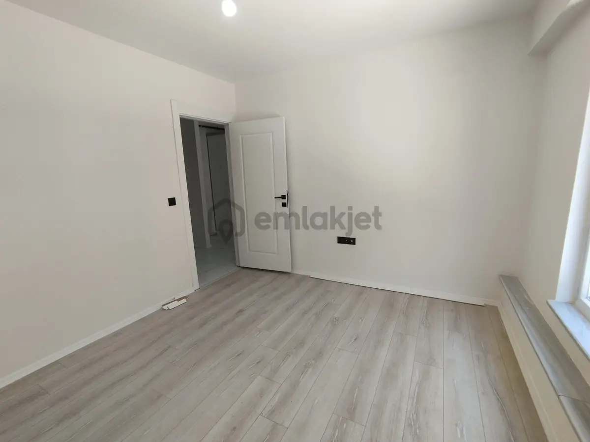 Esentepe Mahallesinde Ferah Ve Geniş Daire - 8