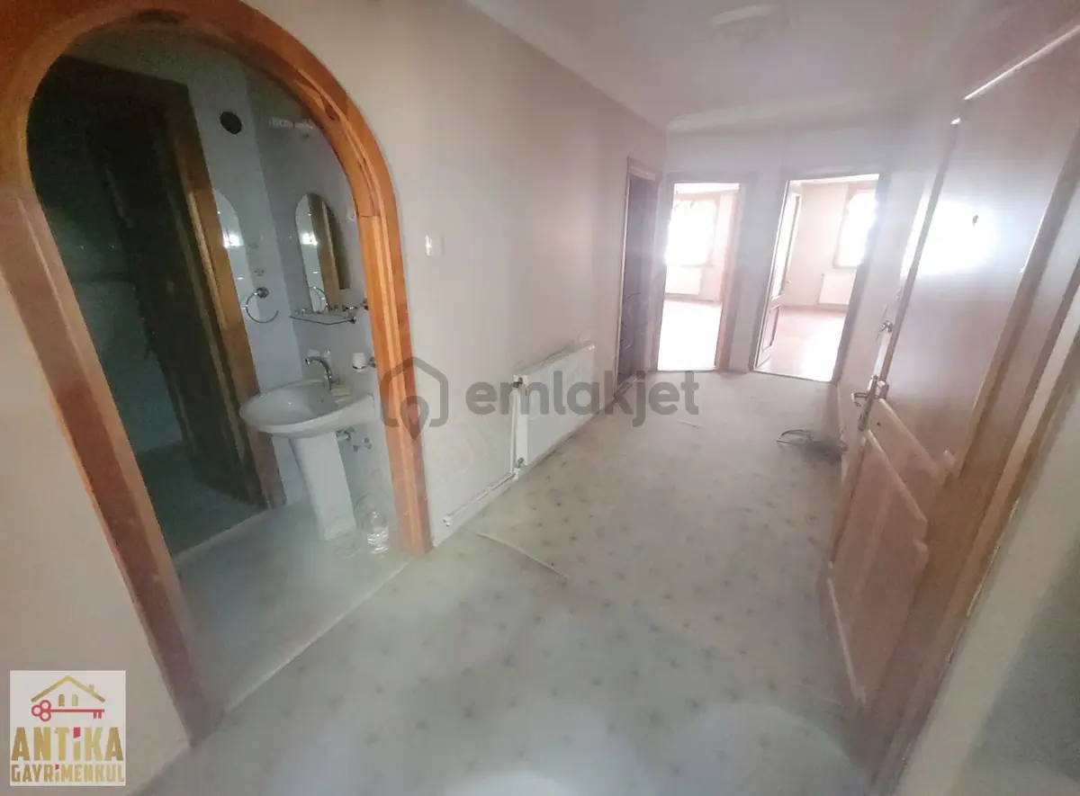 Hastane Cad (saraçoğlu Cad) 2.kat-asansörlü-geniş Kiralık Daire - 19