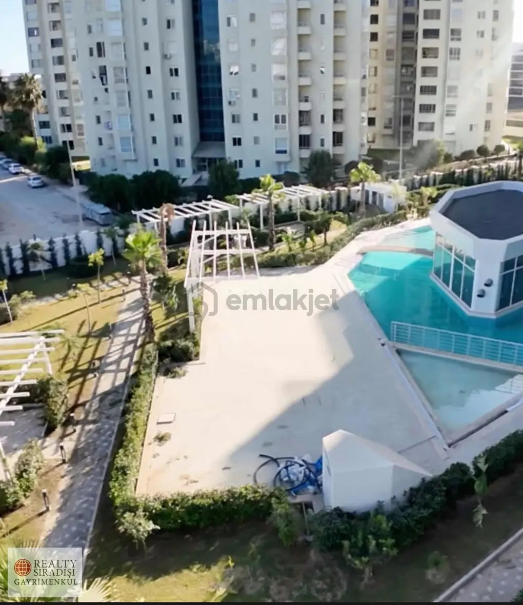 Altıntaş 'ta İskanlı Sitede Satılık 1+1 Daire - 2