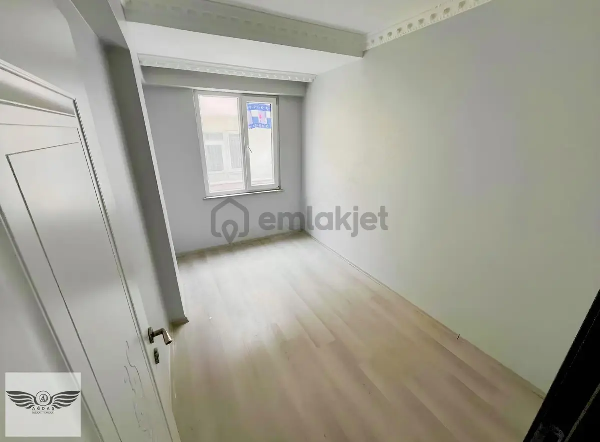 Ana Cadde Üzerinde Ön Cephe 3+1 Satılık Daire - 4