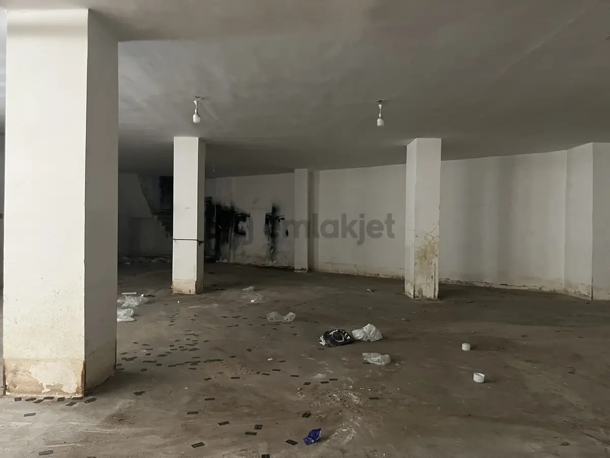 Kıraç'ta 450 M² Kiralık Bodrum Kat - 6