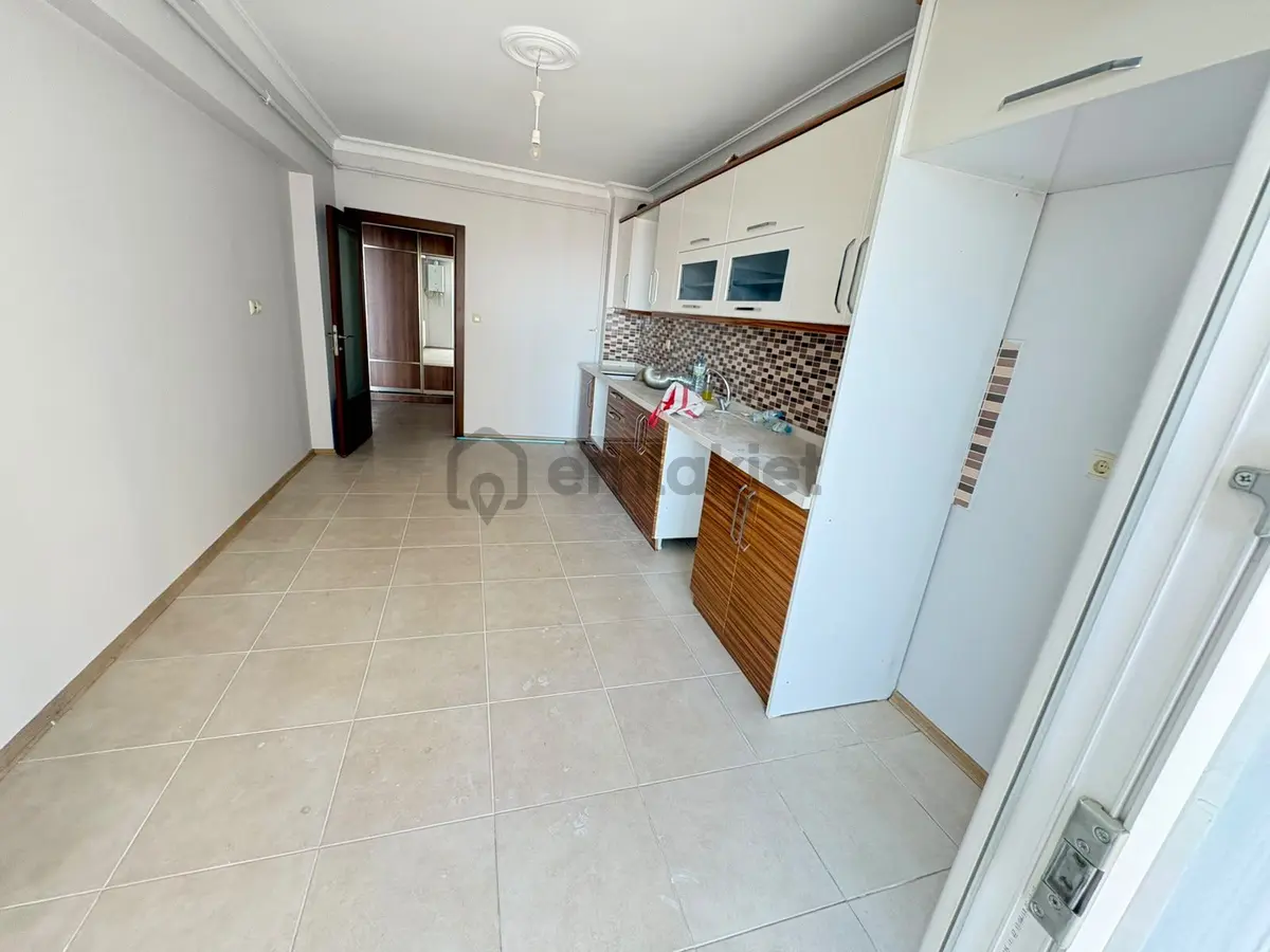 Göraldan 3+1 Sitede Karahöyük Cad.üzerinde Son Kat Manzaralı - 19