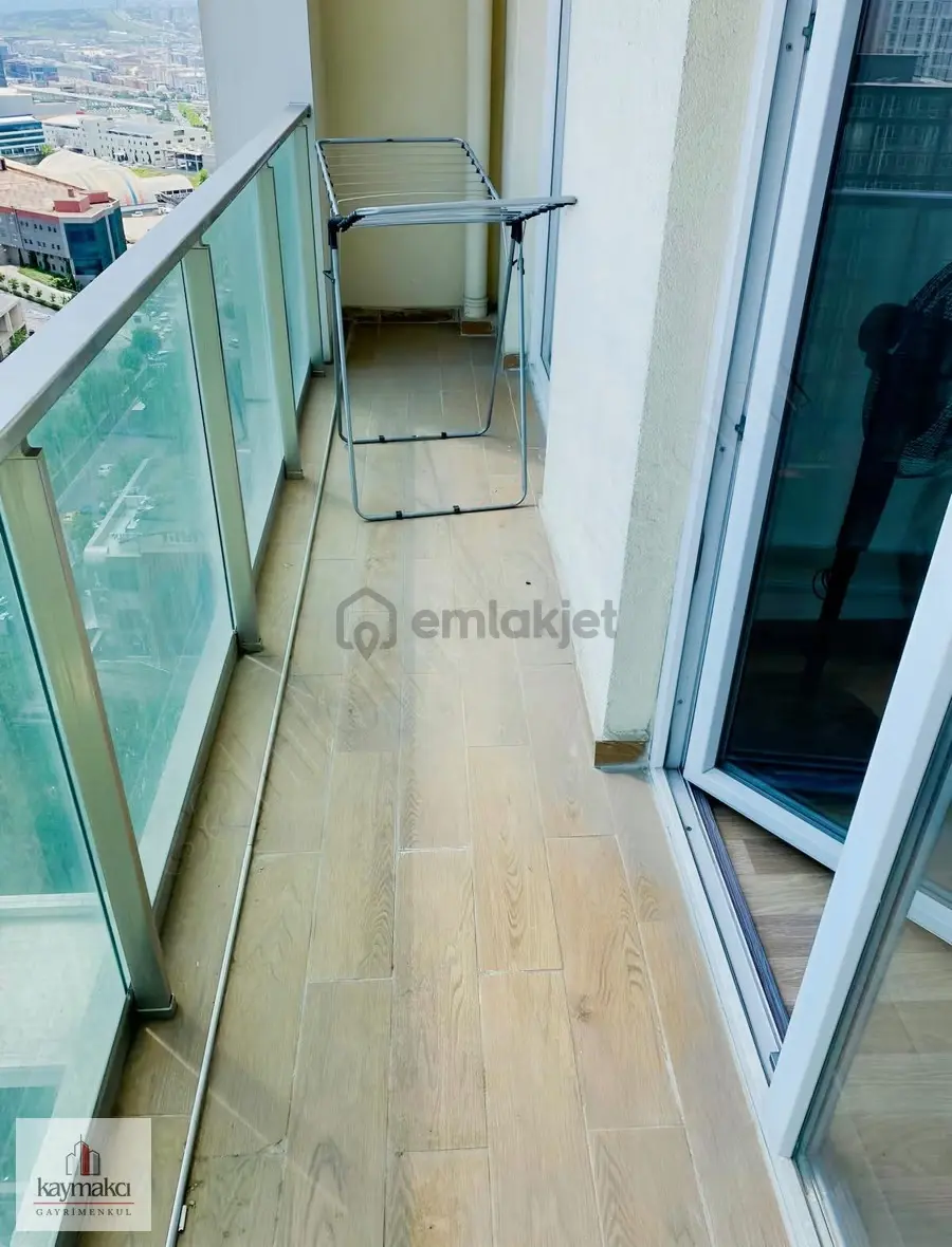 Aris Grand Tower'da -kiralık Eşyalı - 1+1 Daire - 5