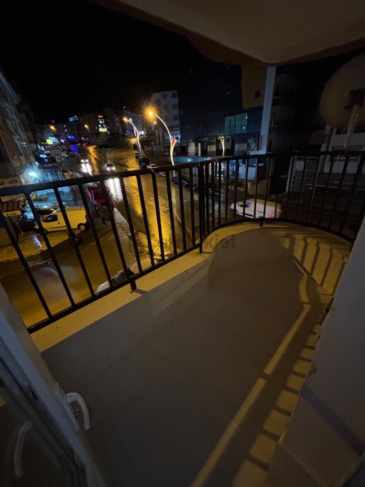 Yeşilbayır'da Cadde Üzeri Ara Kat Full Yapılı 3+1 Daire. - 26