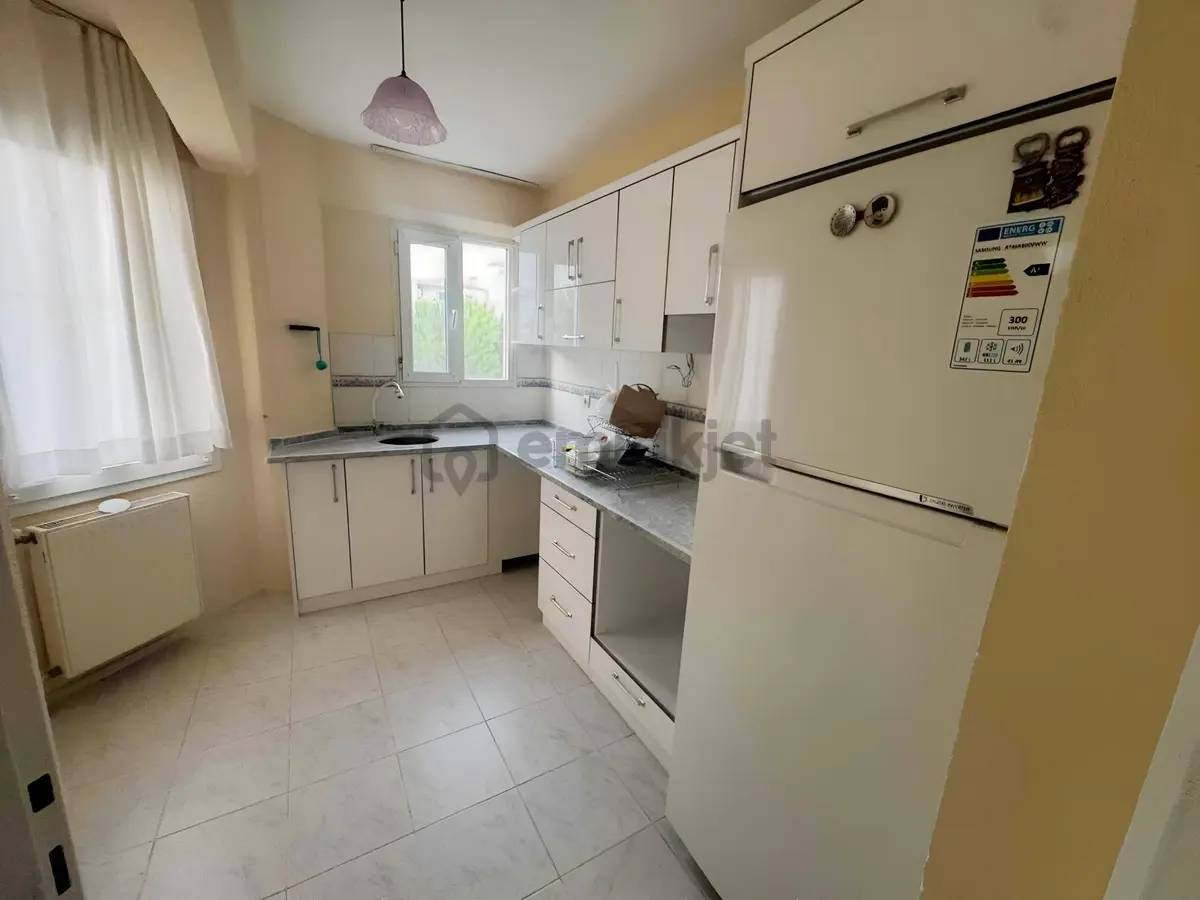 Bergama Bayatlı Sitesinde Ara Kat 2+1 Kiralık Daire - 11