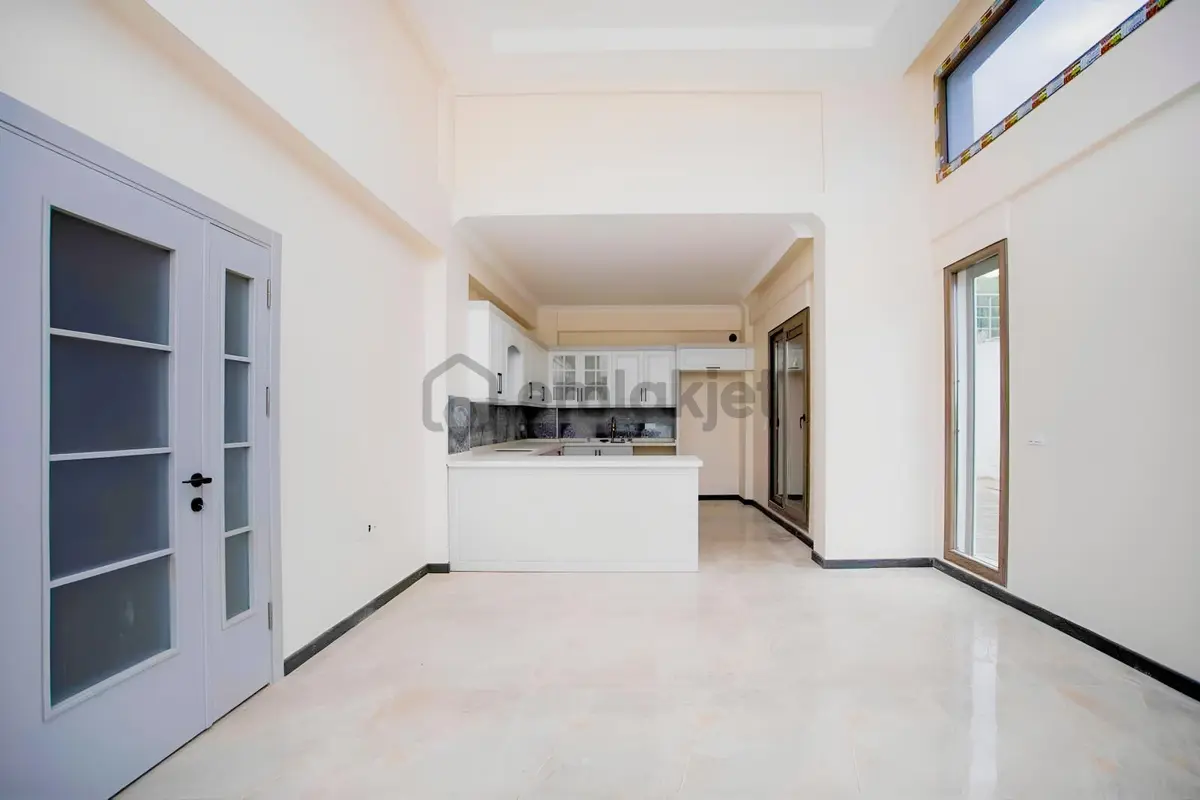 Foçaköyde Satılık Havuzlu Müstakil Villa - 15